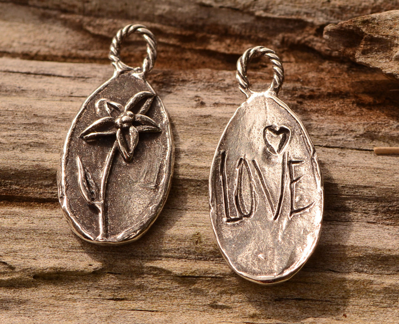 Oval Flower Charm, Etched Love, CatD-1058