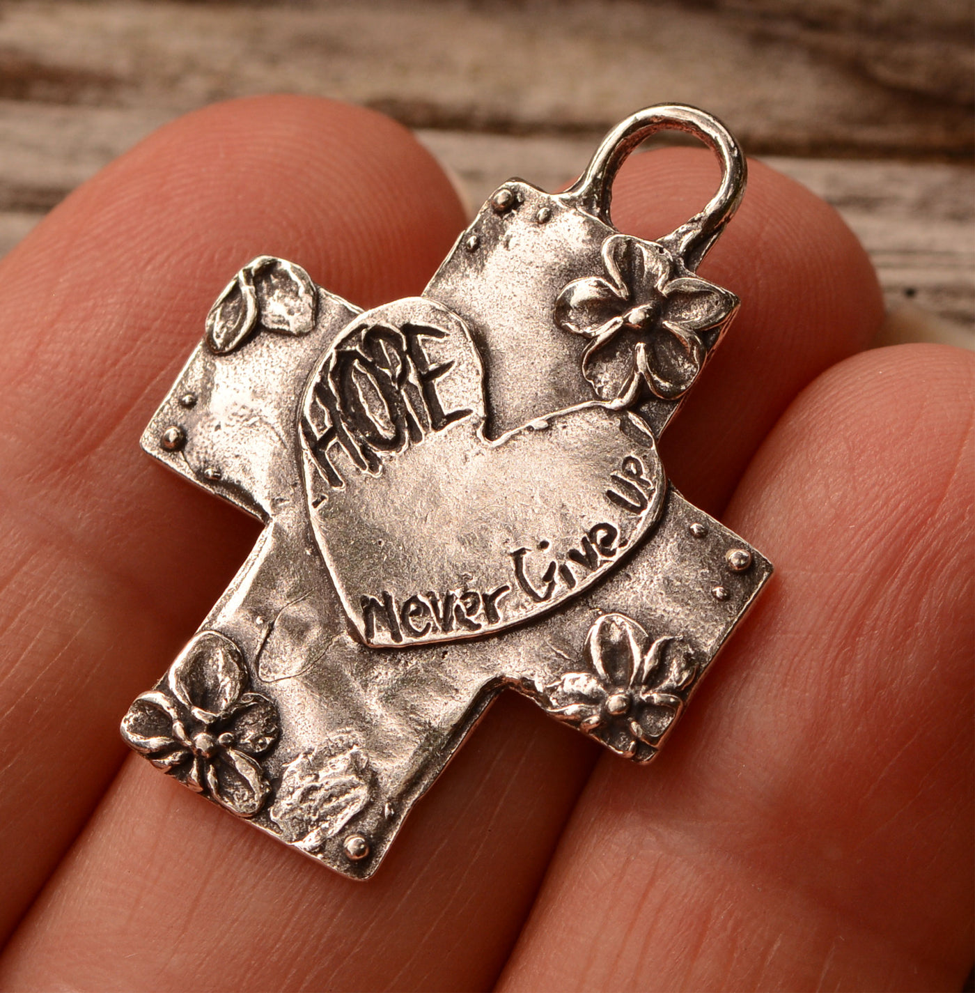 Hope Cross, Never Give Up, (CatD-1055)