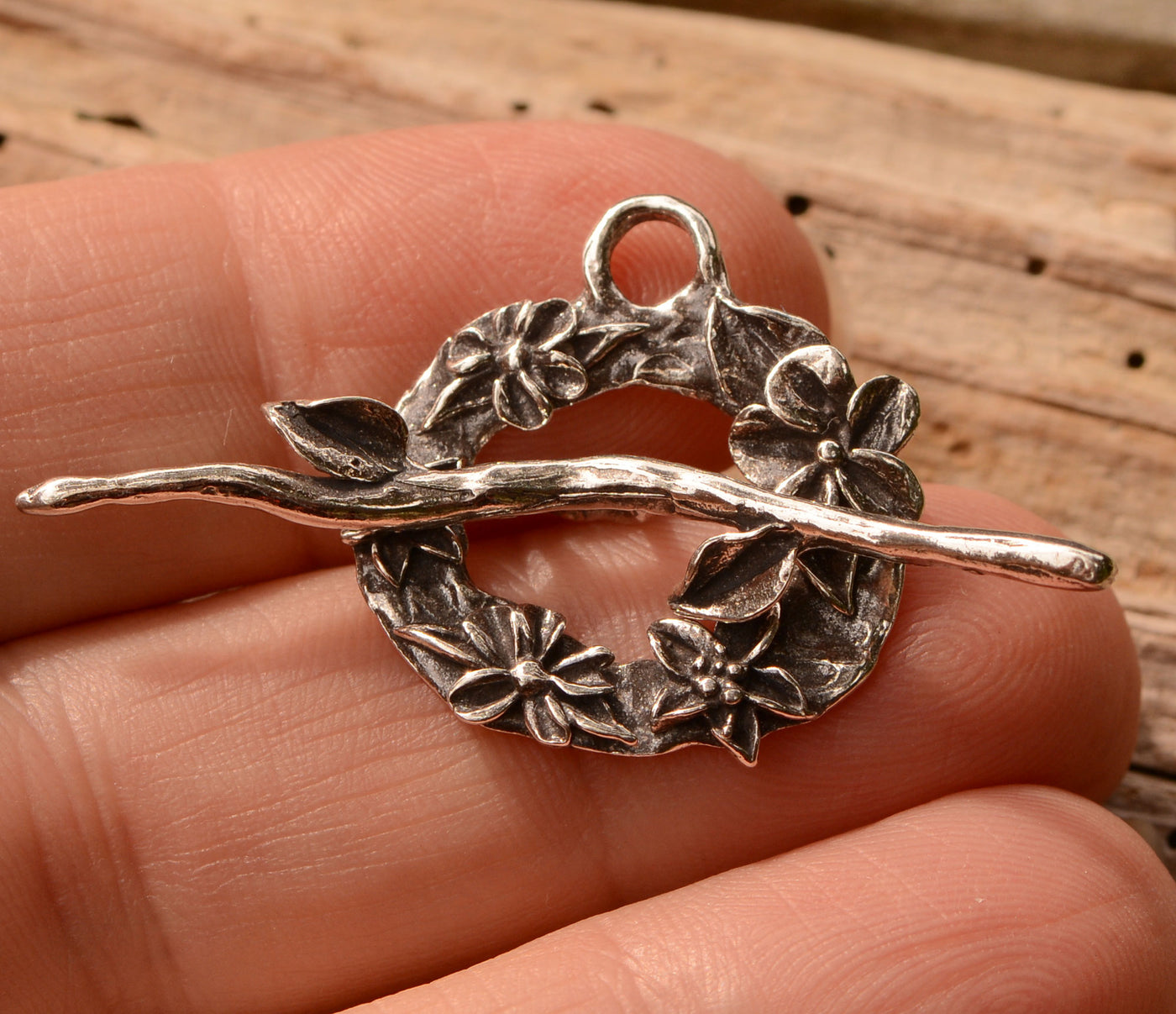 Flowers all Around Toggle Clasp, CatD-1056