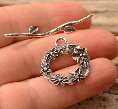 Flowers all Around Toggle Clasp, CatD-1056