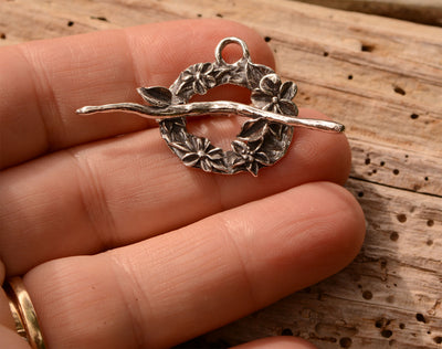 Flowers all Around Toggle Clasp, CatD-1056