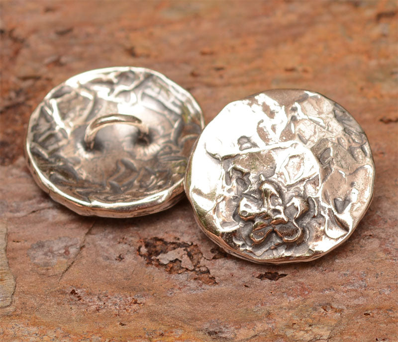 Button with Subtle Flower, SS-286